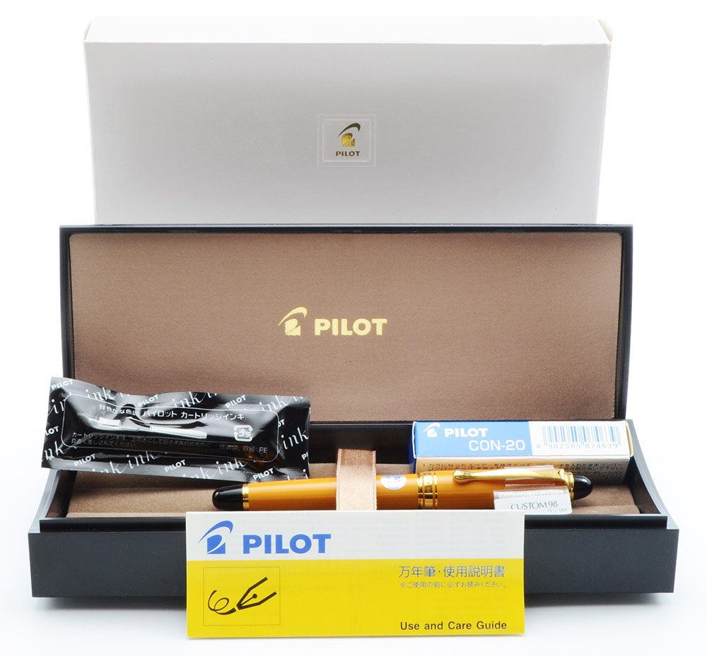 Pilot Namiki Custom 98 Fountain Pen - Small Model, Deep Yellow w Gold Trim,  14k Medium Nib (New In Box w Tag)